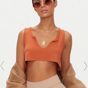 BURNT ORANGE RIB DEEP V RAW EDGE CROP TOP